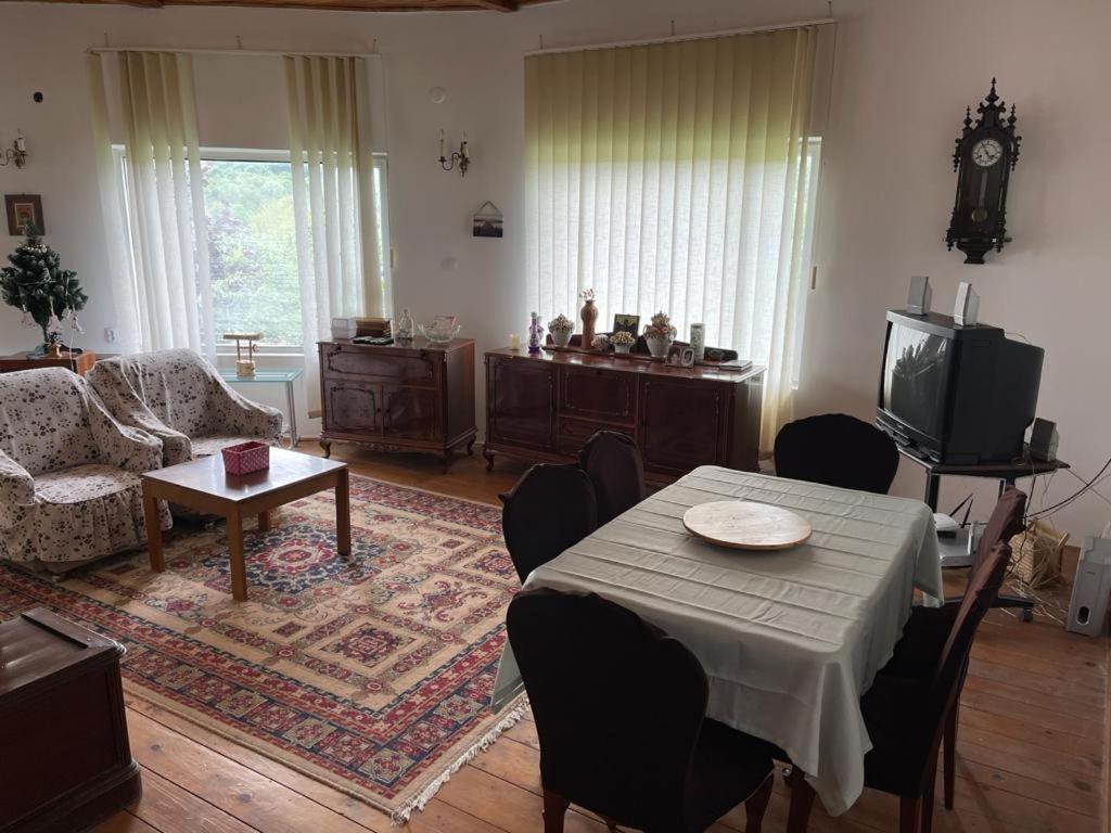 Casa Adelina Villa Valea Lunga-Cricov Exteriör bild